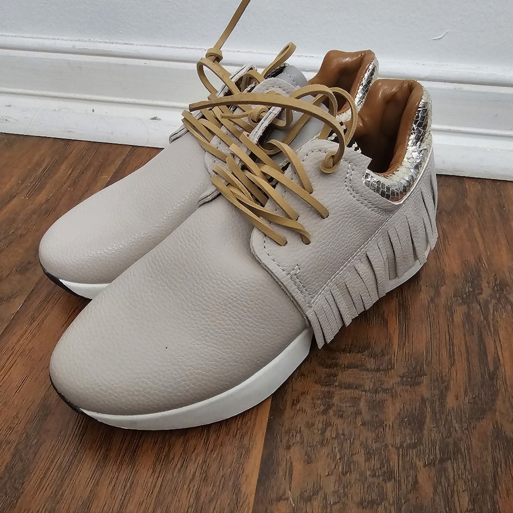 Women's ShuShop Boho Fringe Pepa Sneaker Bone Color Size 6 Leather Lace